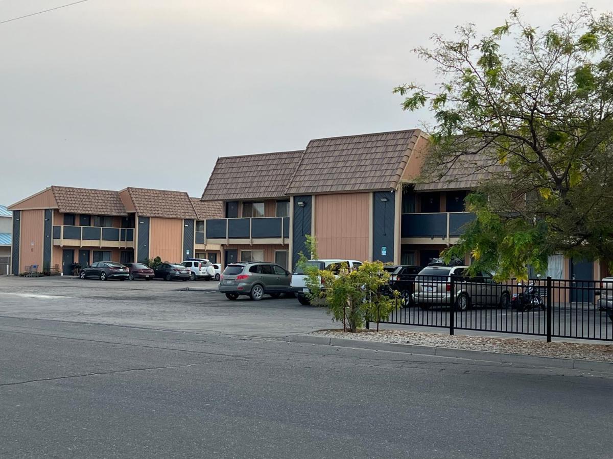 Budget Inn Fallon Bagian luar foto