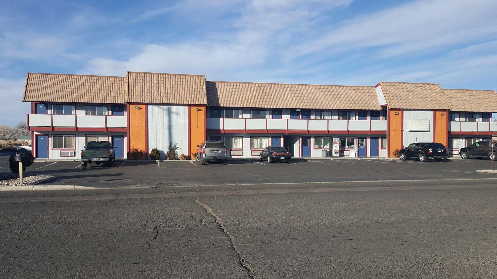 Budget Inn Fallon Bagian luar foto